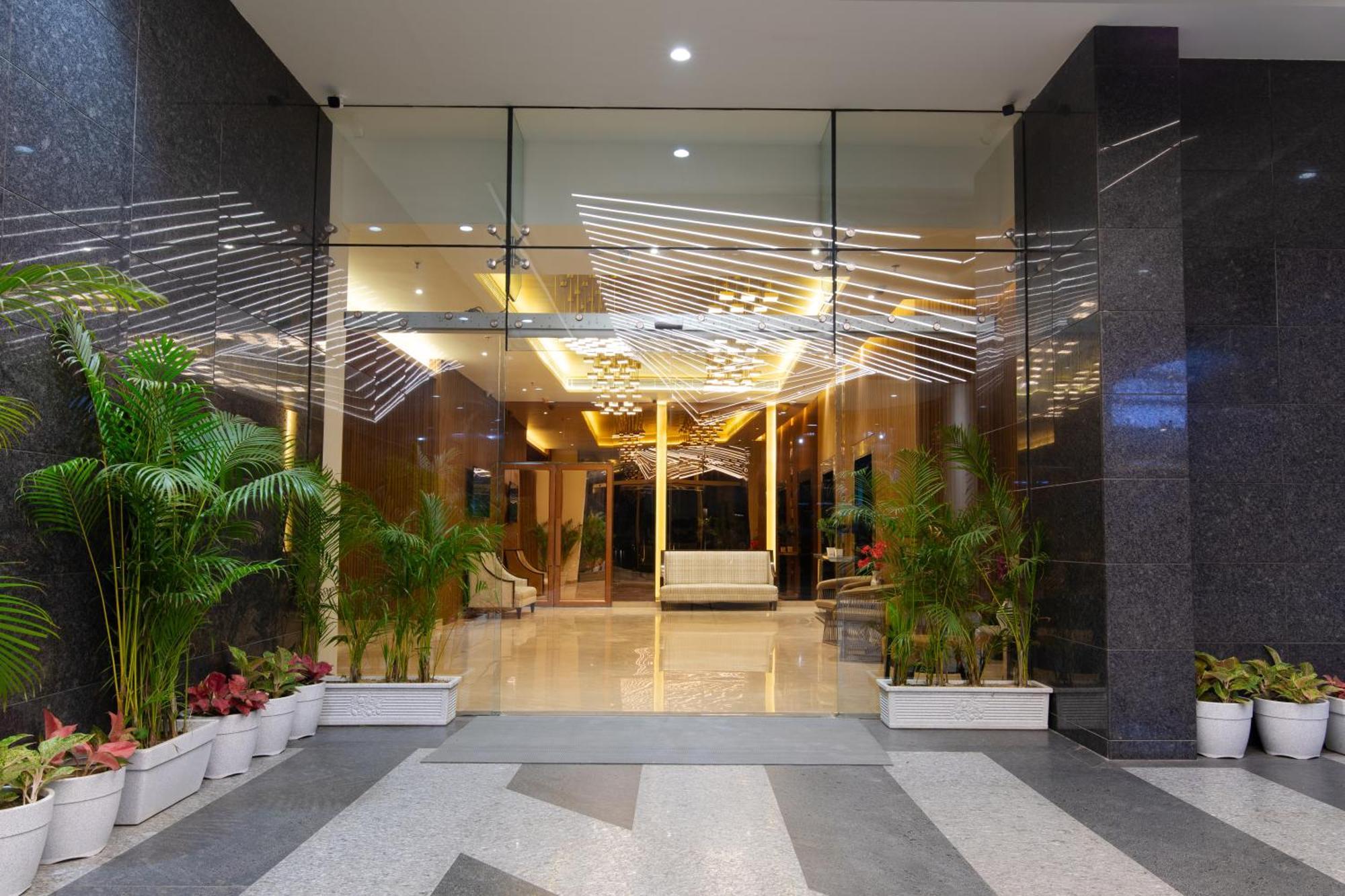 Hometel Alambagh Lucknow - A Sarovar Hotel Esterno foto