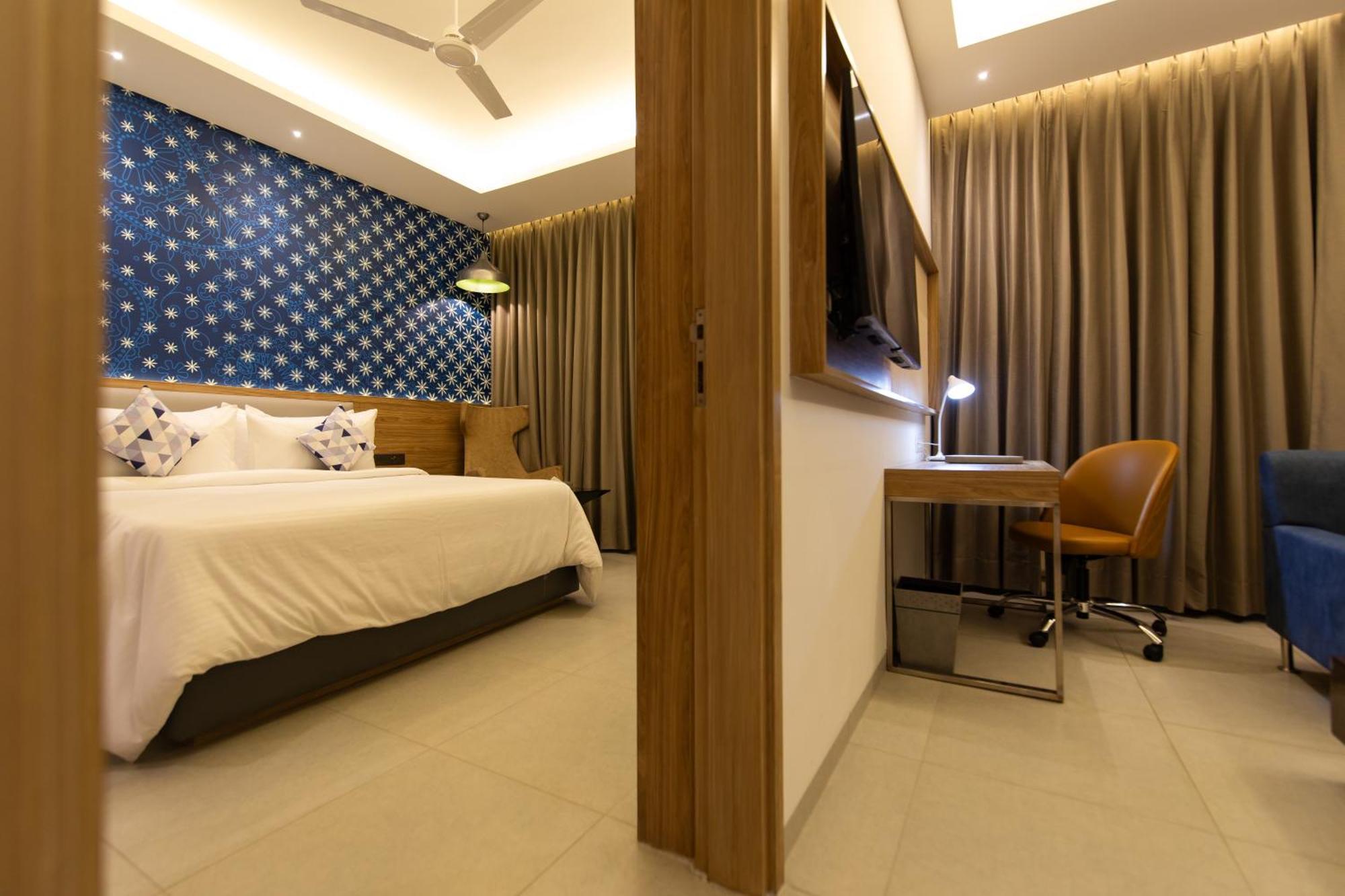 Hometel Alambagh Lucknow - A Sarovar Hotel Esterno foto