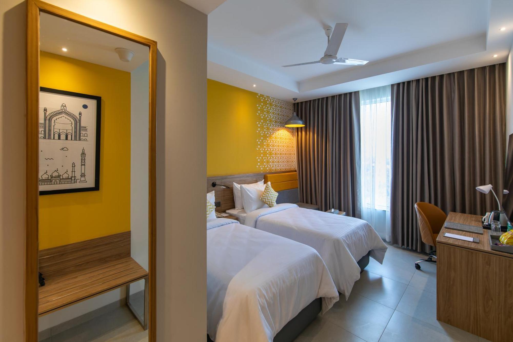 Hometel Alambagh Lucknow - A Sarovar Hotel Esterno foto