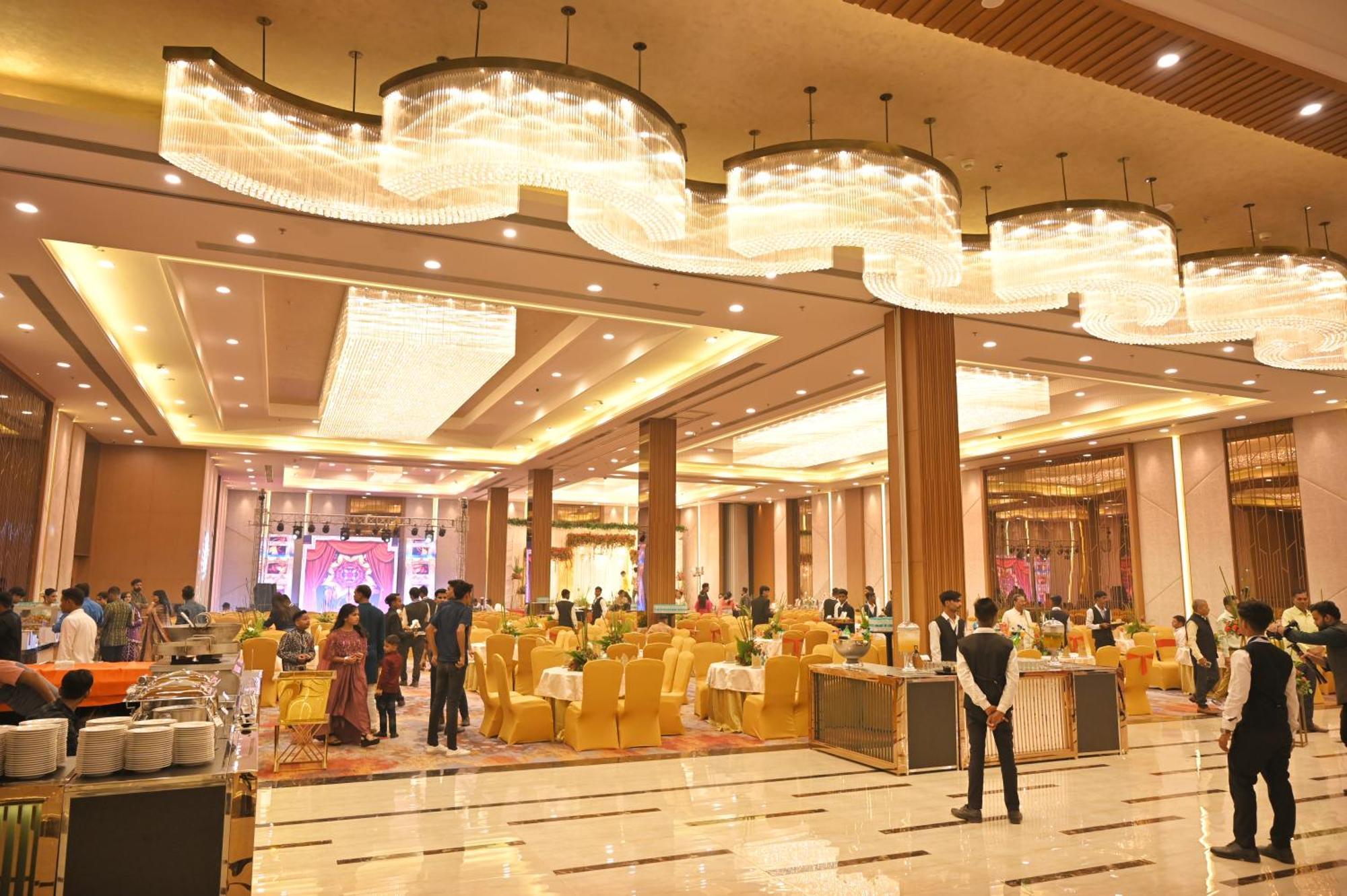 Hometel Alambagh Lucknow - A Sarovar Hotel Esterno foto