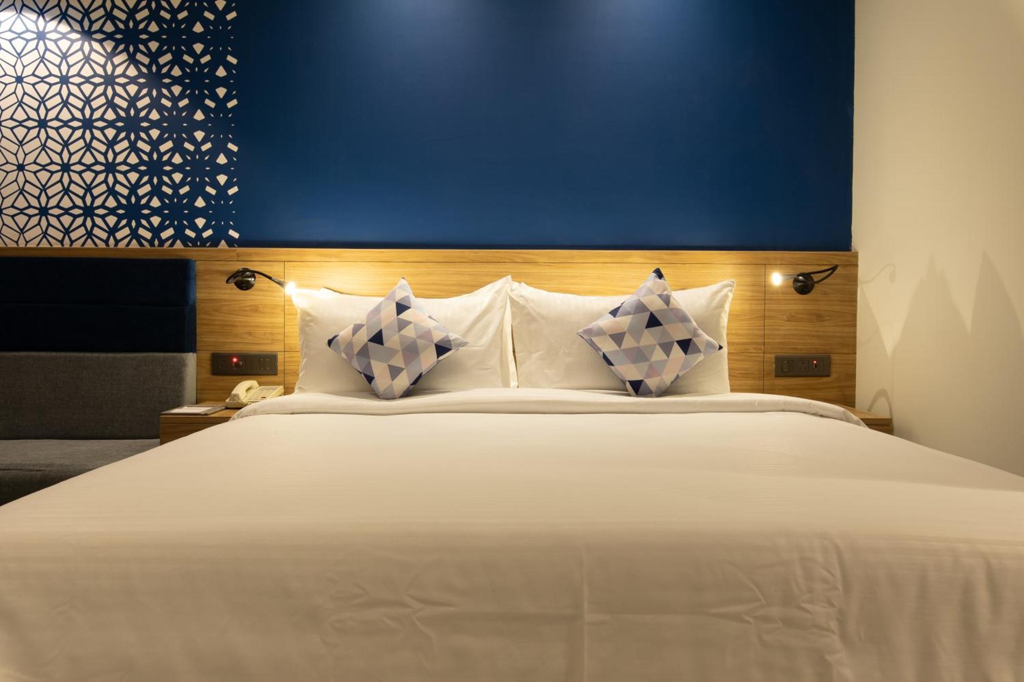 Hometel Alambagh Lucknow - A Sarovar Hotel Esterno foto